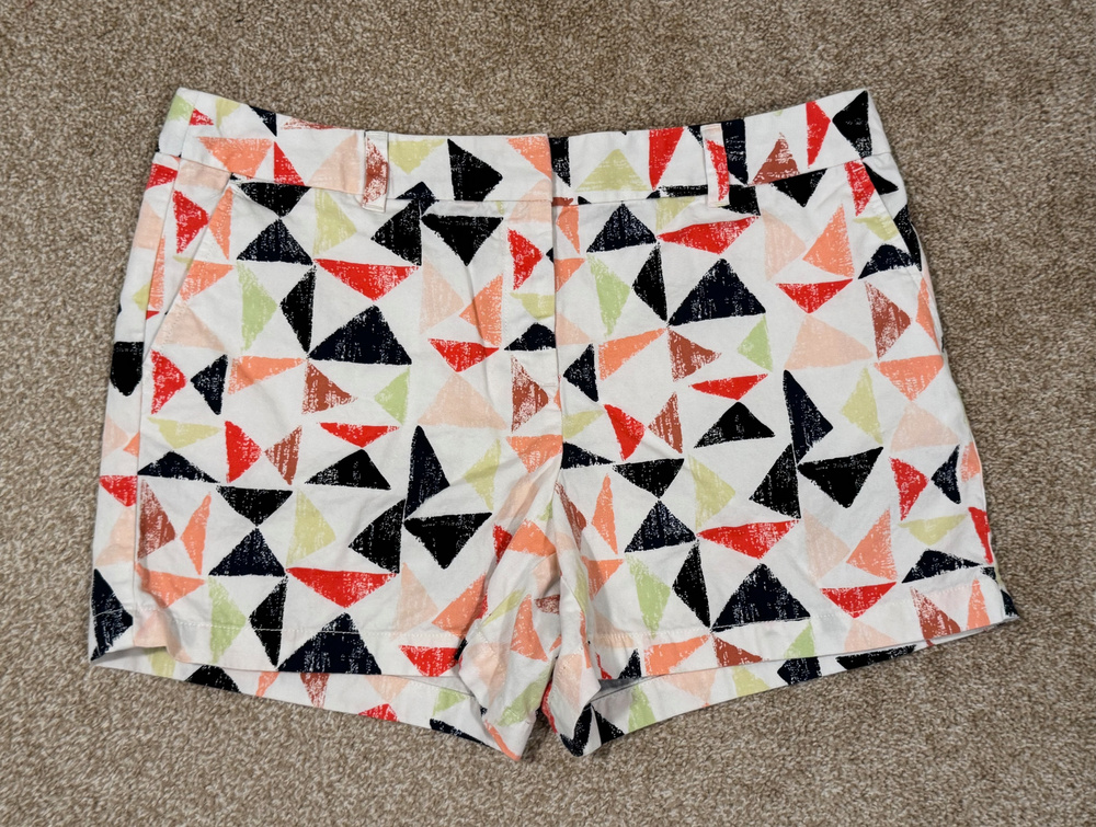 Womens size 12 Ann Taylor LOFT Geometric Print Preppy Shorts Colorful Triangles